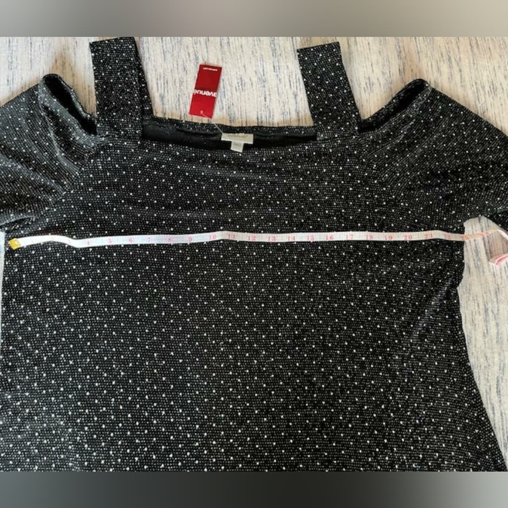 Women's plus size top - Picture 5 of 10